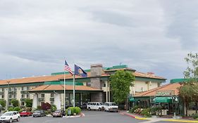 Rogue Regency Inn And Suites Medford Oregon